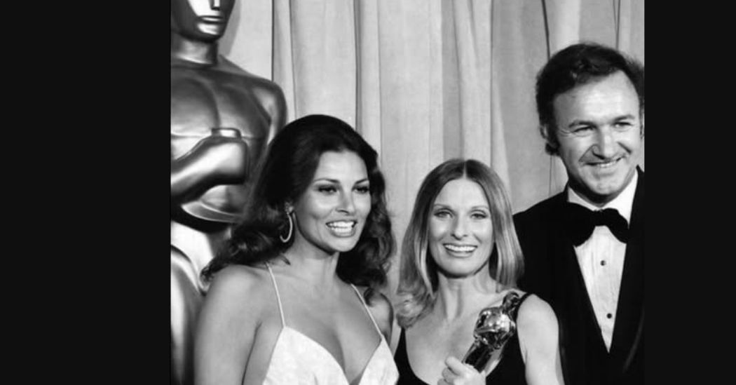 This original Oscars photo from 1972 is not edited.